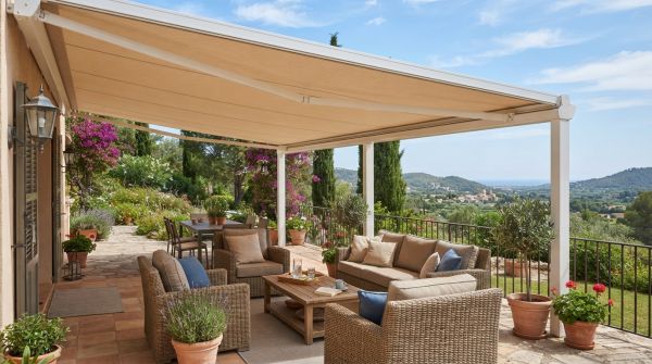 Les errors à éviter pour choisir une bâche terrasse idéale